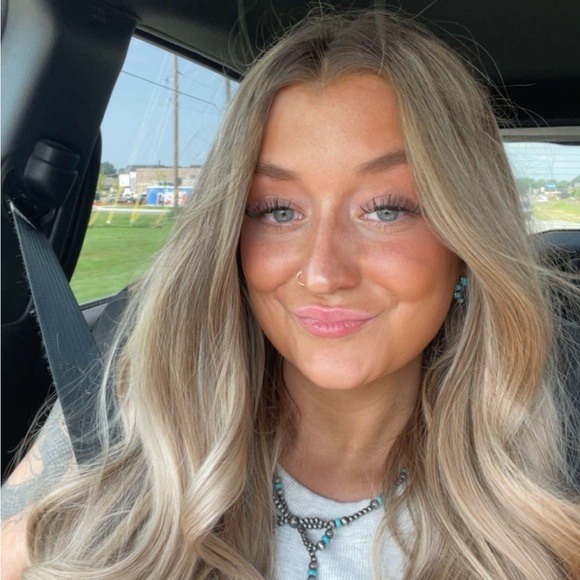 Meet your Posher, Josee - Picture 1 of 1